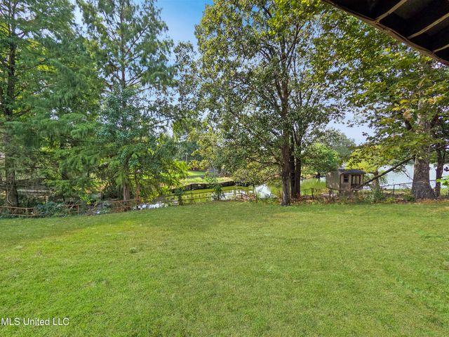 353 Plum Point Cove, Southaven, MS 38671