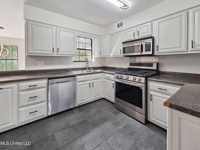 353 Plum Point Cove, Southaven, MS 38671