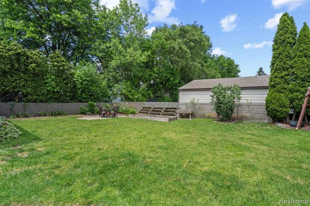 43057 Bond Court, Sterling Heights, MI 48313