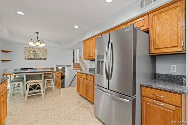 43057 Bond Court, Sterling Heights, MI 48313