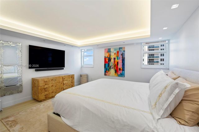 2401 Collins Ave 1402, Miami Beach, FL 33140