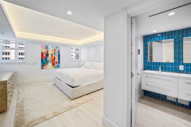 2401 Collins Ave 1402, Miami Beach, FL 33140