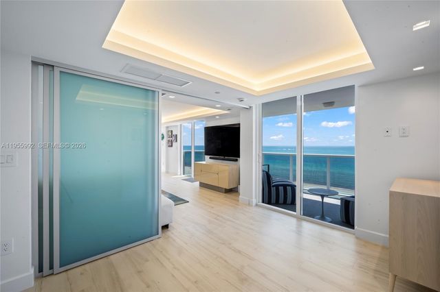 2401 Collins Ave 1402, Miami Beach, FL 33140