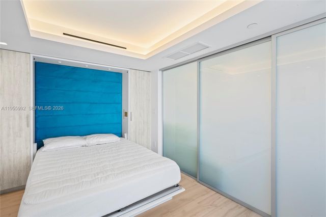 2401 Collins Ave 1402, Miami Beach, FL 33140