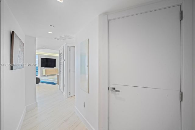 2401 Collins Ave 1402, Miami Beach, FL 33140