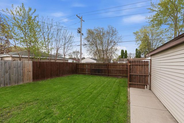 6419 Verona COURT, Milwaukee, WI 53219