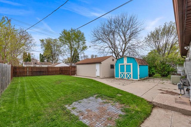 6419 Verona COURT, Milwaukee, WI 53219