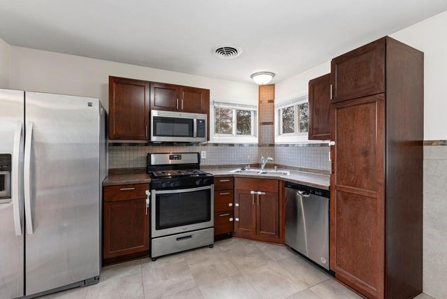 6419 Verona COURT, Milwaukee, WI 53219