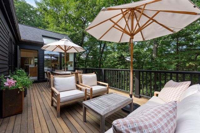 34 Hilltop Rd, Weston, MA 02493