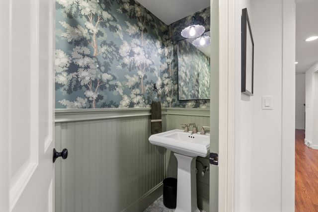 34 Hilltop Rd, Weston, MA 02493