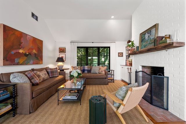 34 Hilltop Rd, Weston, MA 02493