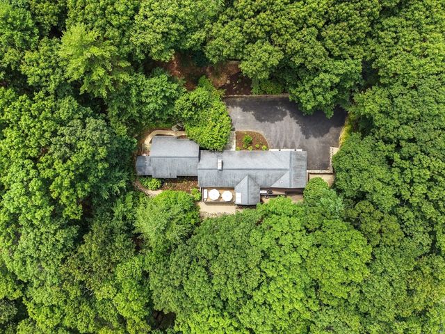 34 Hilltop Rd, Weston, MA 02493