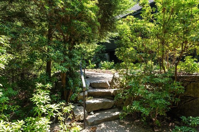 34 Hilltop Rd, Weston, MA 02493