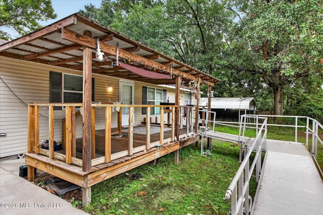 16080 Crestview Drive, Gulfport, MS 39503