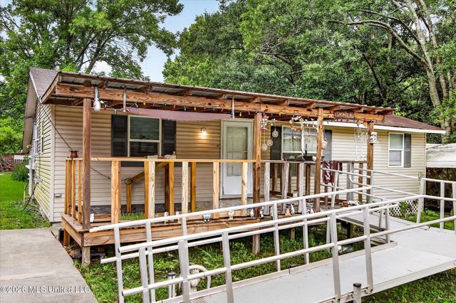 16080 Crestview Drive, Gulfport, MS 39503