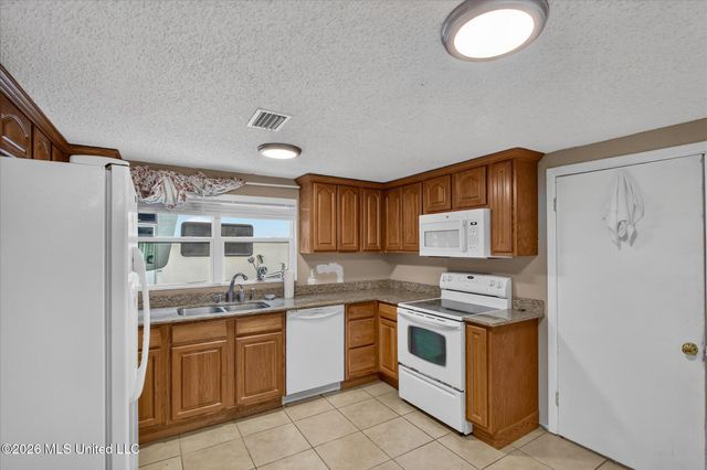 16080 Crestview Drive, Gulfport, MS 39503