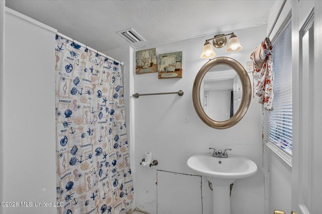 16080 Crestview Drive, Gulfport, MS 39503