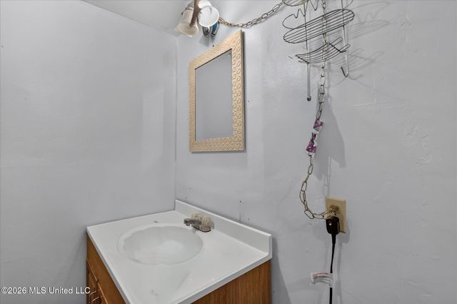 16080 Crestview Drive, Gulfport, MS 39503