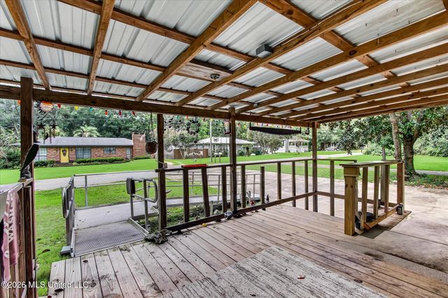 16080 Crestview Drive, Gulfport, MS 39503