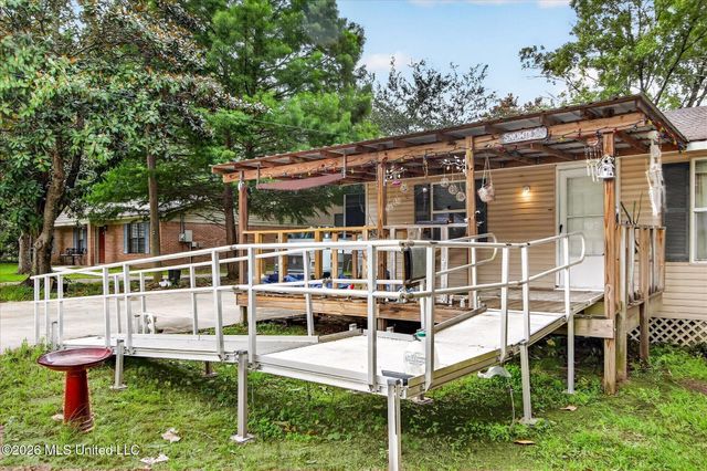 16080 Crestview Drive, Gulfport, MS 39503