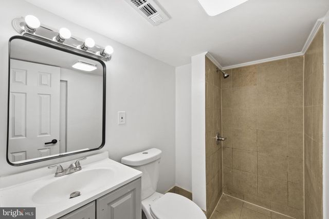 5 BAYSHIP RD, Dundalk, MD 21222