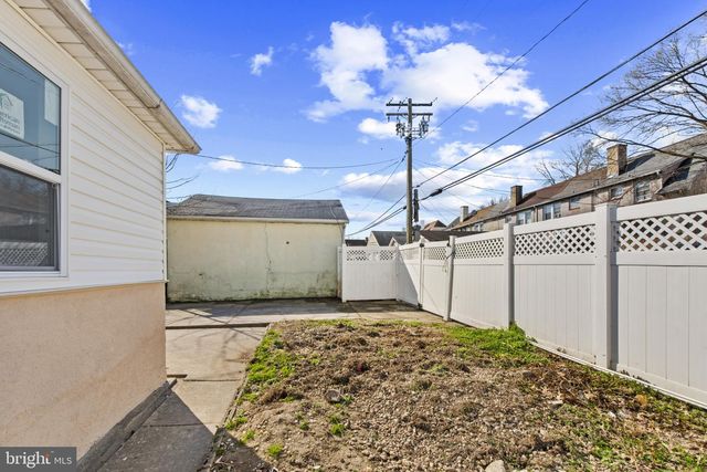 5 BAYSHIP RD, Dundalk, MD 21222