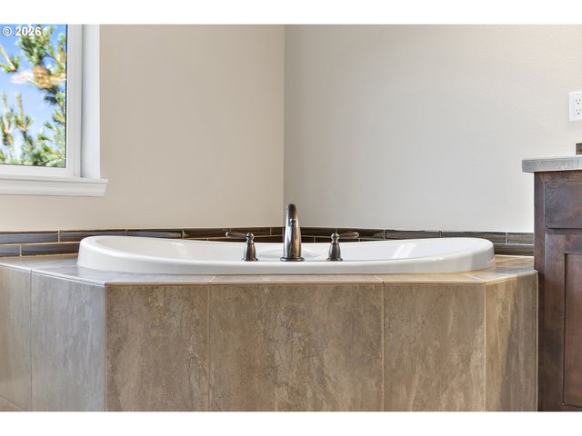 21562 Sw OXFORD Ter, Sherwood, OR 97140