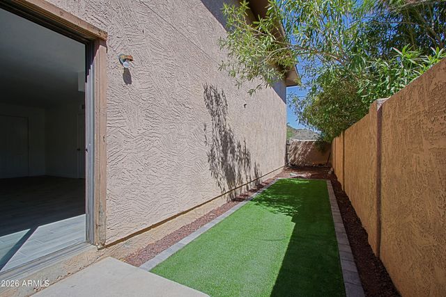 13205 N 21st Place 2, Phoenix, AZ 85022