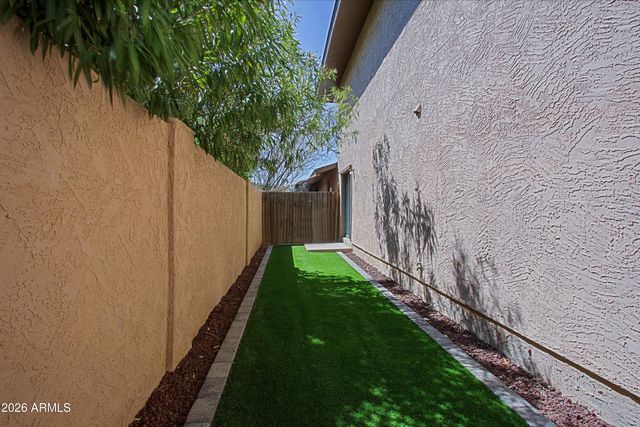 13205 N 21st Place 2, Phoenix, AZ 85022