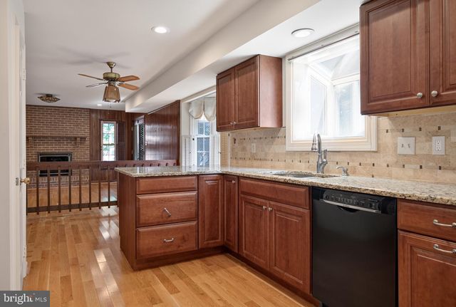 13405 VIRGINIA WILLOW DR, Fairfax, VA 22033