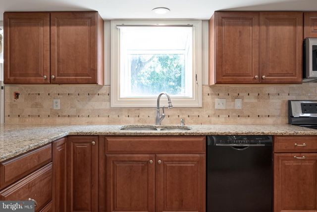 13405 VIRGINIA WILLOW DR, Fairfax, VA 22033