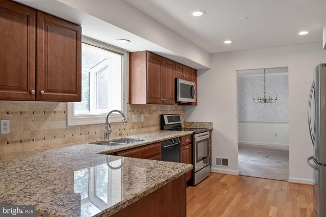 13405 VIRGINIA WILLOW DR, Fairfax, VA 22033