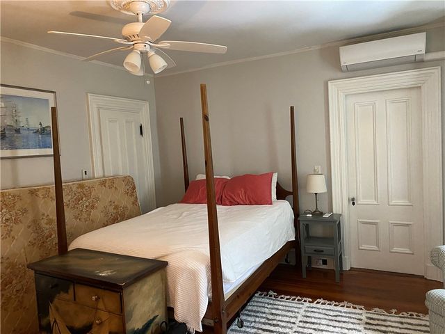 12 Clarke Street, Newport, RI 02840