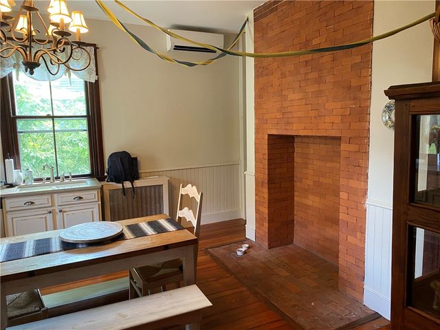 12 Clarke Street, Newport, RI 02840