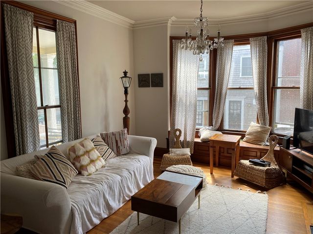12 Clarke Street, Newport, RI 02840