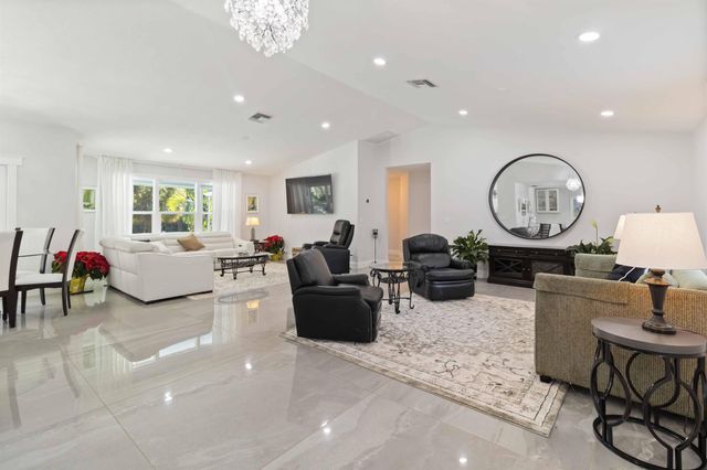 6578 146th Road N, Palm Beach Gardens, FL 33418