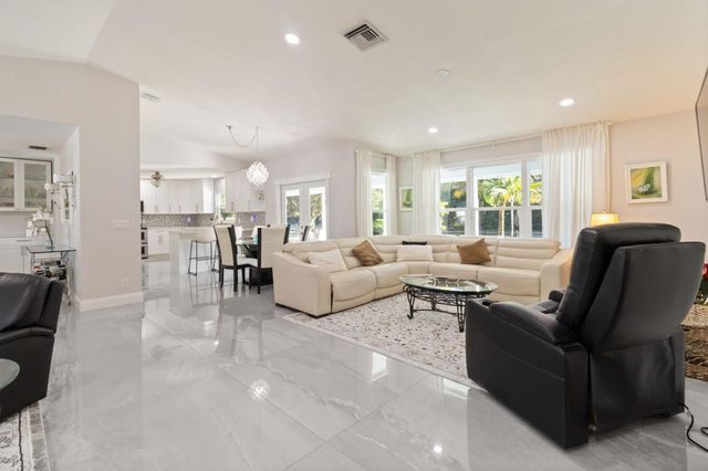 6578 146th Road N, Palm Beach Gardens, FL 33418