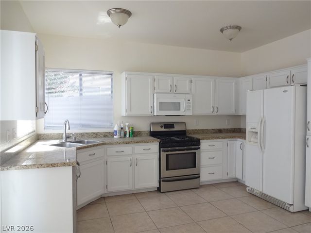 1533 Honey Vista Lane, North Las Vegas, NV 89032