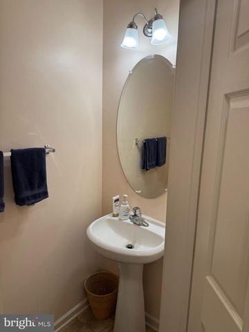 2716 EQUESTRIAN, York, PA 17402