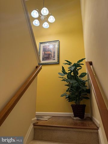 2716 EQUESTRIAN, York, PA 17402
