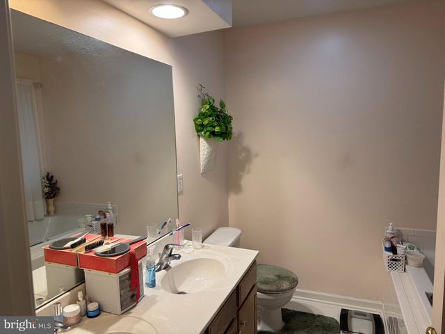 2716 EQUESTRIAN, York, PA 17402