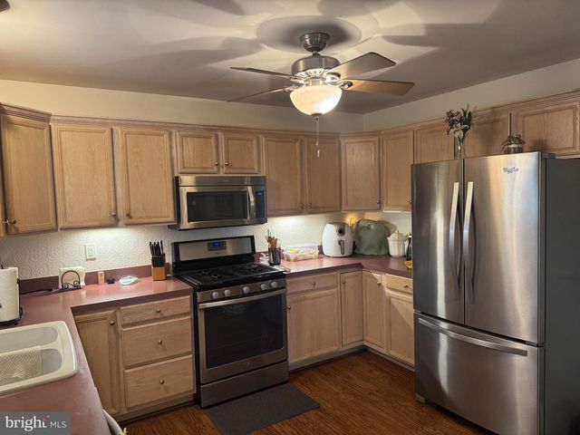 2716 EQUESTRIAN, York, PA 17402