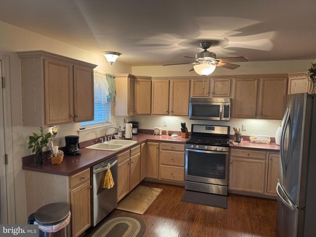 2716 EQUESTRIAN, York, PA 17402