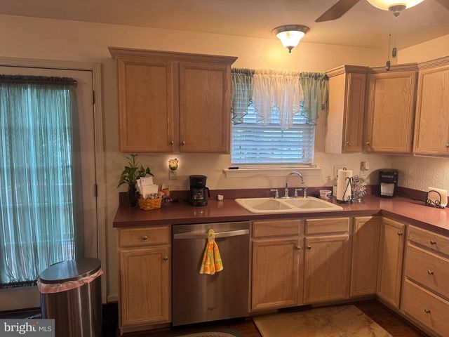 2716 EQUESTRIAN, York, PA 17402