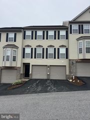 2716 EQUESTRIAN, York, PA 17402