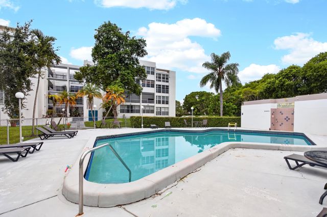 6903 Cypress Road B23, Plantation, FL 33317