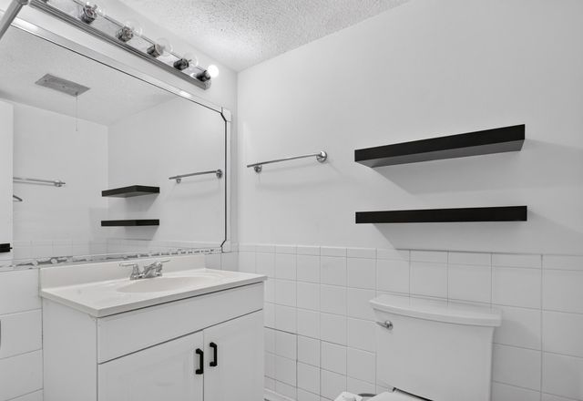 6903 Cypress Road B23, Plantation, FL 33317