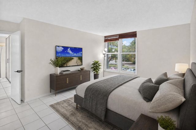 6903 Cypress Road B23, Plantation, FL 33317