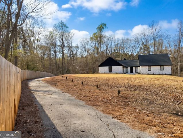 2725 Glendale Drive NE, Conyers, GA 30013