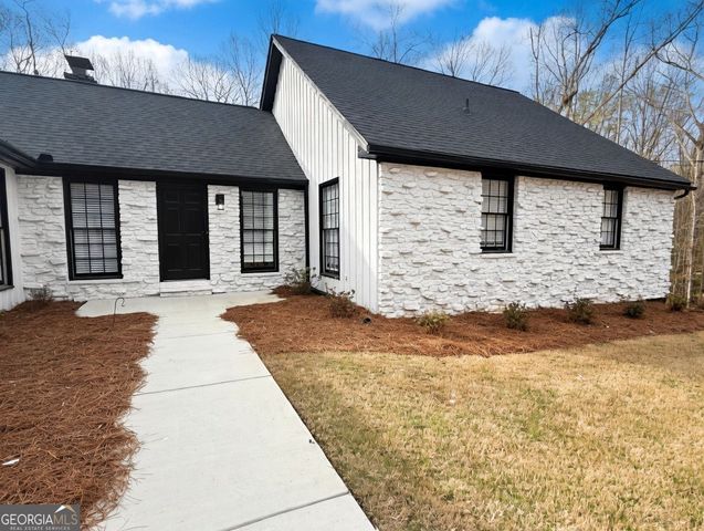 2725 Glendale Drive NE, Conyers, GA 30013